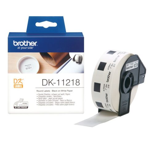 BROTHER DK-11218 FEHÉR ALAPON FEKETE, 24MM-ES, ELŐVÁGOTT ÖNTAPADÓS KÖR ALAKÚ EREDETI ETIKETT CÍMKE TEKERCSBEN (DK11218)